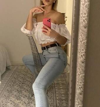 Индивидуалка Лариса +7(981)136-33-84 Питера