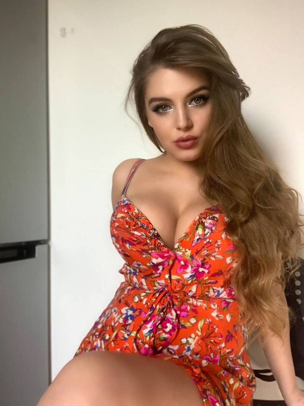 Проститутка Питера Оля  с 2 размером груди предлагает интим услуги у метро Владимирская  +7(981)136-33-84 